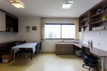 Apartamento à venda com 2 quartos, sendo 1 suíte, em Moema, São Paulo, SP
