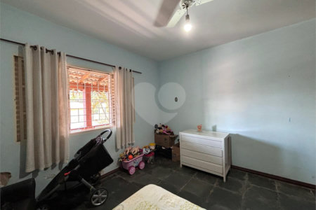 Casa à venda com 5 quartos, sendo 2 suítes,  em Jardim Maristela, Atibaia, SP