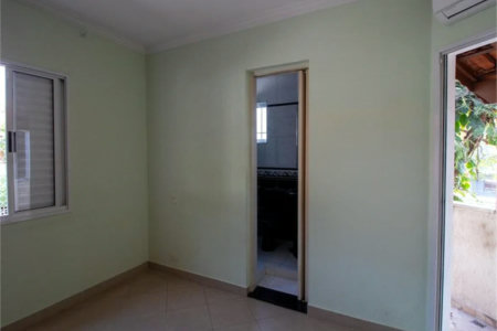 Casa à venda com 3 quartos, sendo 1 suíte, em Jardim Ester, São Paulo, SP