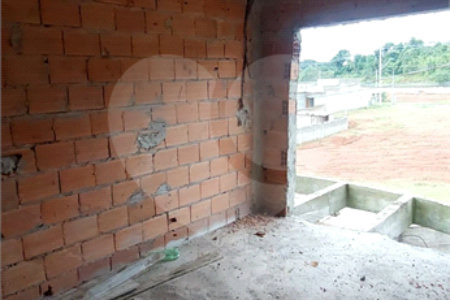 Terreno à venda com 3 quartos, sendo 1 suíte, no condomínio Lago dos Pássaros, Cotia - SP