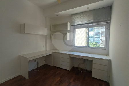Apartamento à venda com 3 quartos, sendo 1 suíte,  em Lagoa, Rio de Janeiro, RJ