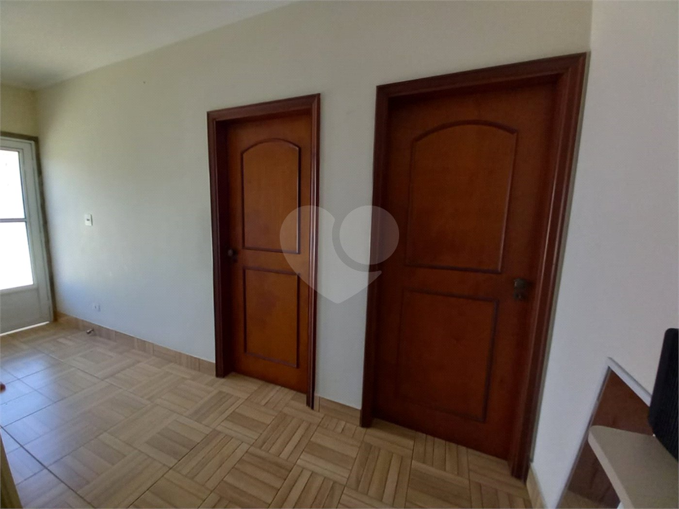 Sobrado à venda com 4 quartos, sendo 2 suítes, em Tremembé, São Paulo, SP