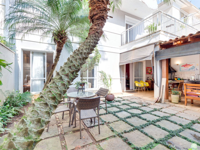 Casa à venda com 3 suítes no condomínio Vila Versalhes, São Paulo - SP