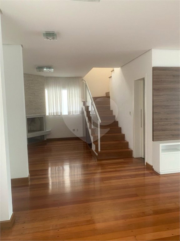 Casa à venda com 3 suítes no condomínio Villaggio Belvedere, São Paulo - SP