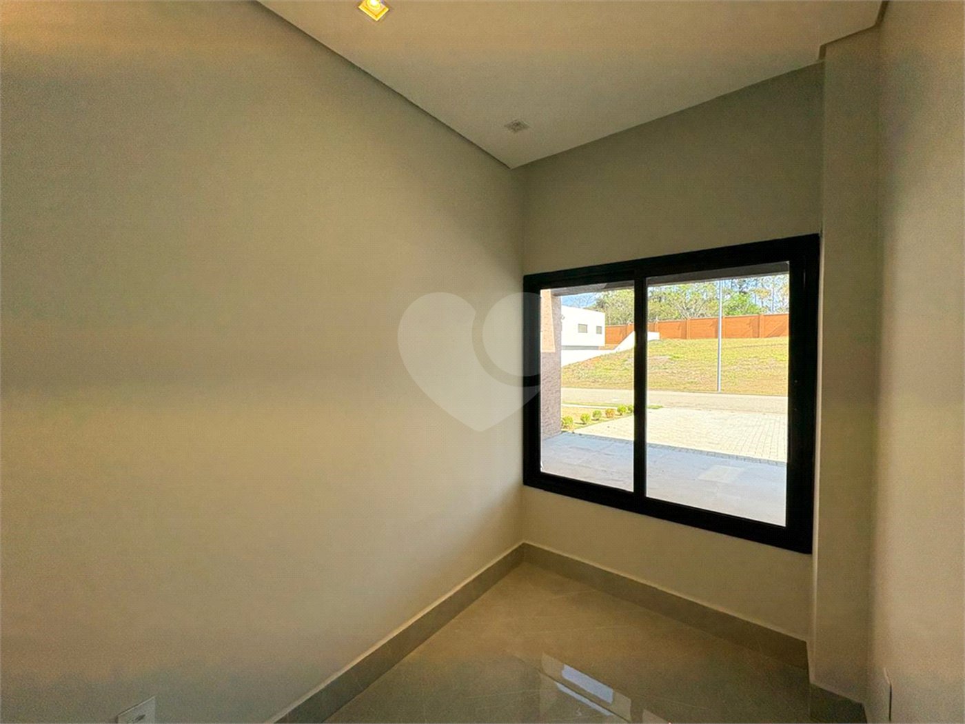 Casa à venda ou para alugar com 4 suítes no condomínio Alphaville Castelo, Itu - SP