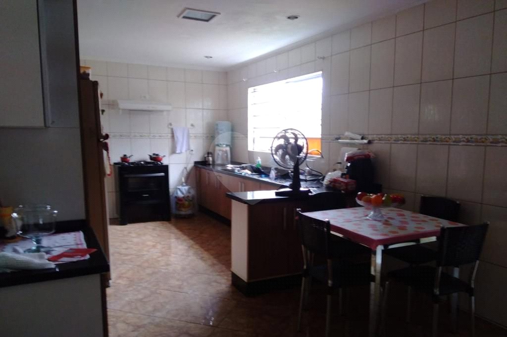 Casa à venda com 4 quartos, sendo 2 suítes, em Jardim Vila Galvão, Guarulhos, SP