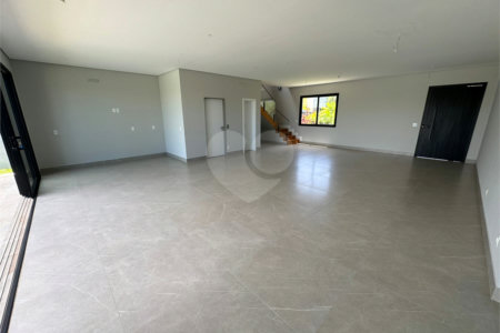 Casa à venda com 4 suítes no condomínio Villas do Golf, Itu - SP