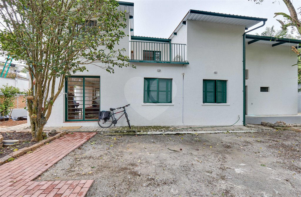 Casa para alugar com 5 quartos, sendo 3 suítes,  em Chácara Monte Alegre, São Paulo, SP