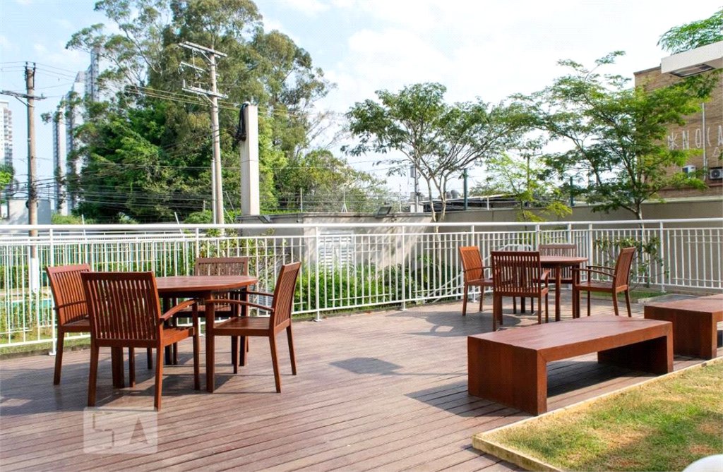 Apartamento à venda com 3 quartos, sendo 1 suíte,  em Vila Anastácio, São Paulo, SP