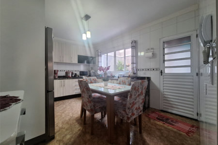 Sobrado à venda com 4 quartos, sendo 1 suíte,  em Vila São Geraldo, São Paulo, SP