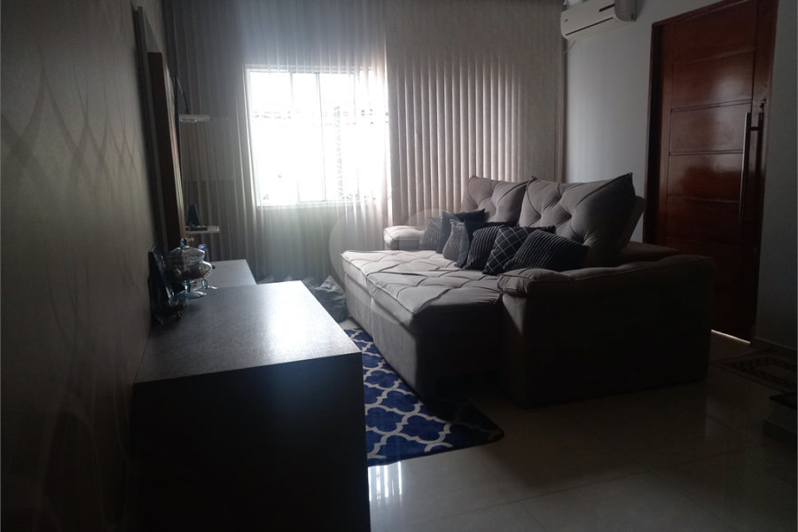 Sobrado à venda com 3 quartos, sendo 1 suíte,  em Tremembé, São Paulo, SP