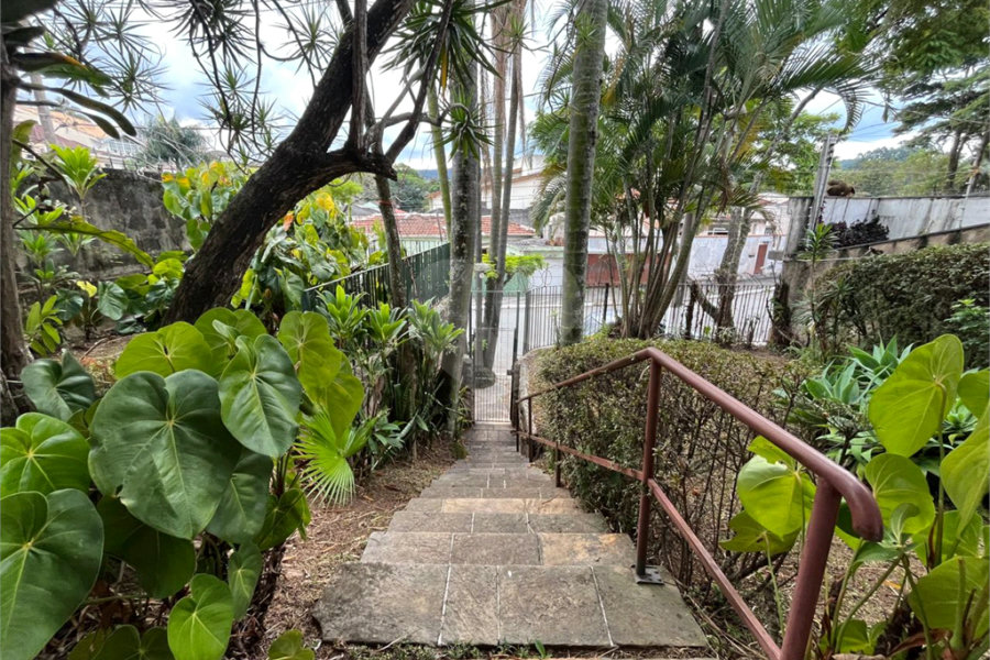 Sobrado à venda com 5 quartos, sendo 1 suíte, em Palmas do Tremembé, São Paulo, SP