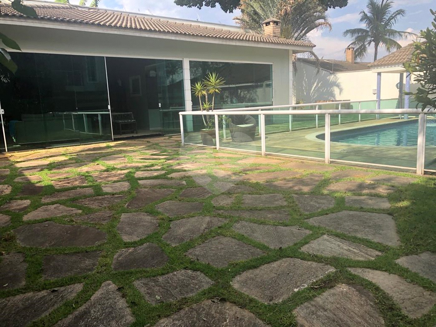 Sobrado à venda com 4 quartos, sendo 2 suítes, em Palmas do Tremembé, São Paulo, SP