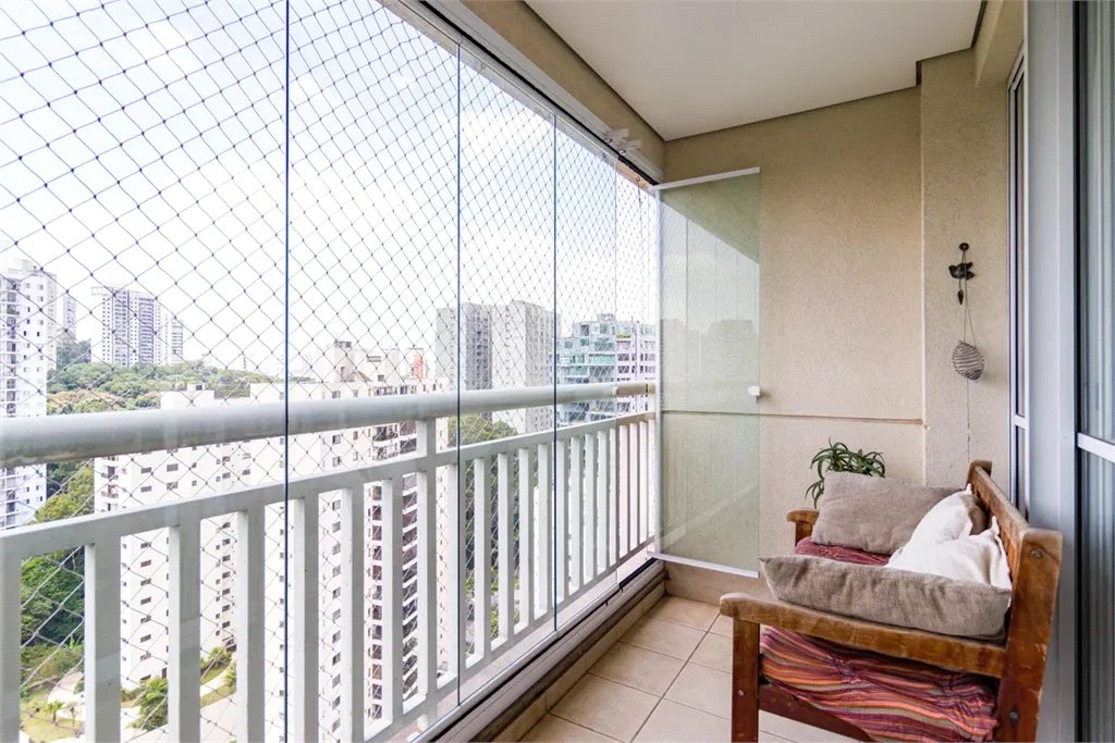Apartamento à venda com 3 quartos, sendo 2 suítes, em Morumbi, São Paulo, SP