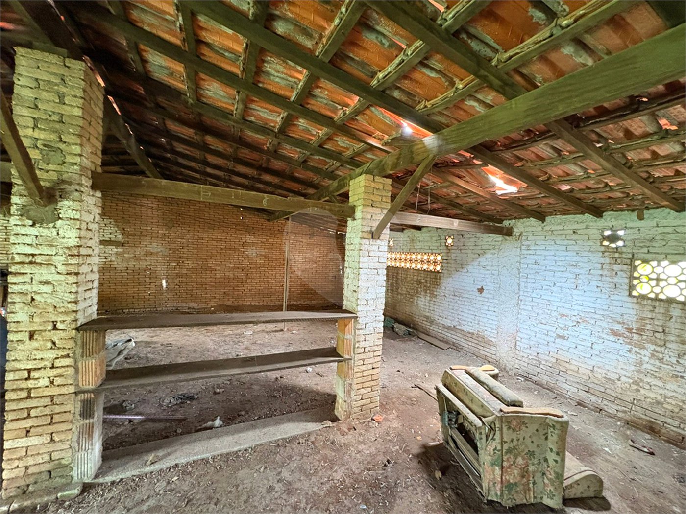 Área de Terra à venda ou para alugar com 2 quartos em Chácaras Reunidas Guaio, Suzano, SP