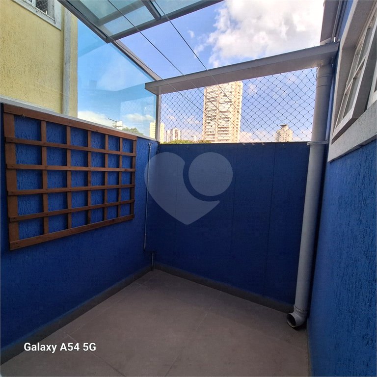 Casa à venda com 3 quartos, sendo 1 suíte, no condomínio Smallville, São Paulo - SP