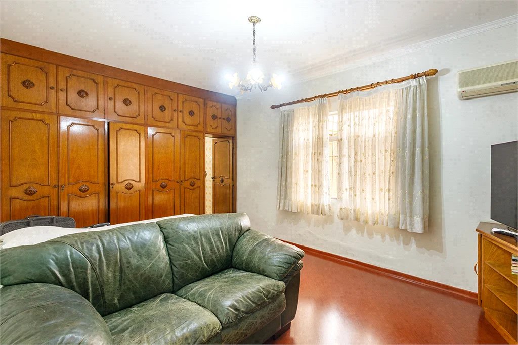 Casa à venda com 5 quartos, sendo 3 suítes, em Lapa, São Paulo, SP