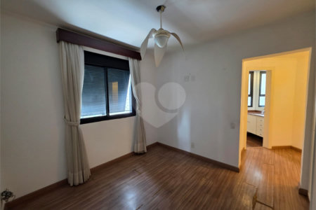 Apartamento à venda com 3 suítes em Vila Uberabinha, São Paulo, SP