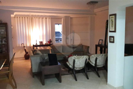 Casa à venda com 4 quartos, sendo 2 suítes, no condomínio Monte Belo, Salto - SP
