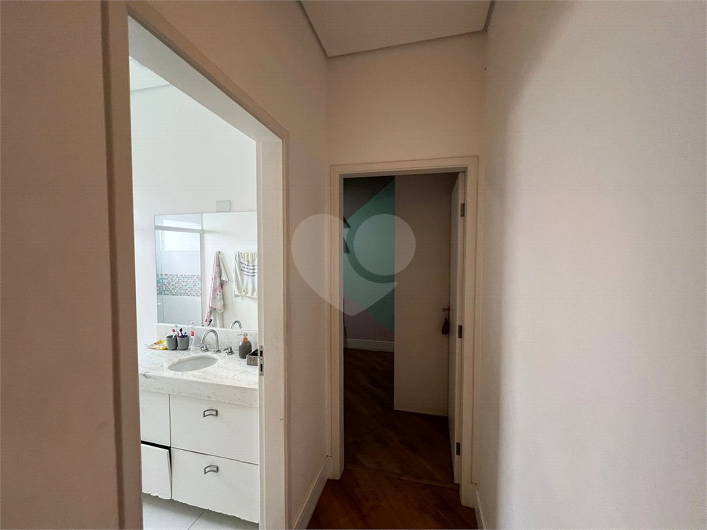 Casa à venda com 3 quartos, sendo 1 suíte,  no condomínio Golden Park Residence, Sorocaba - SP