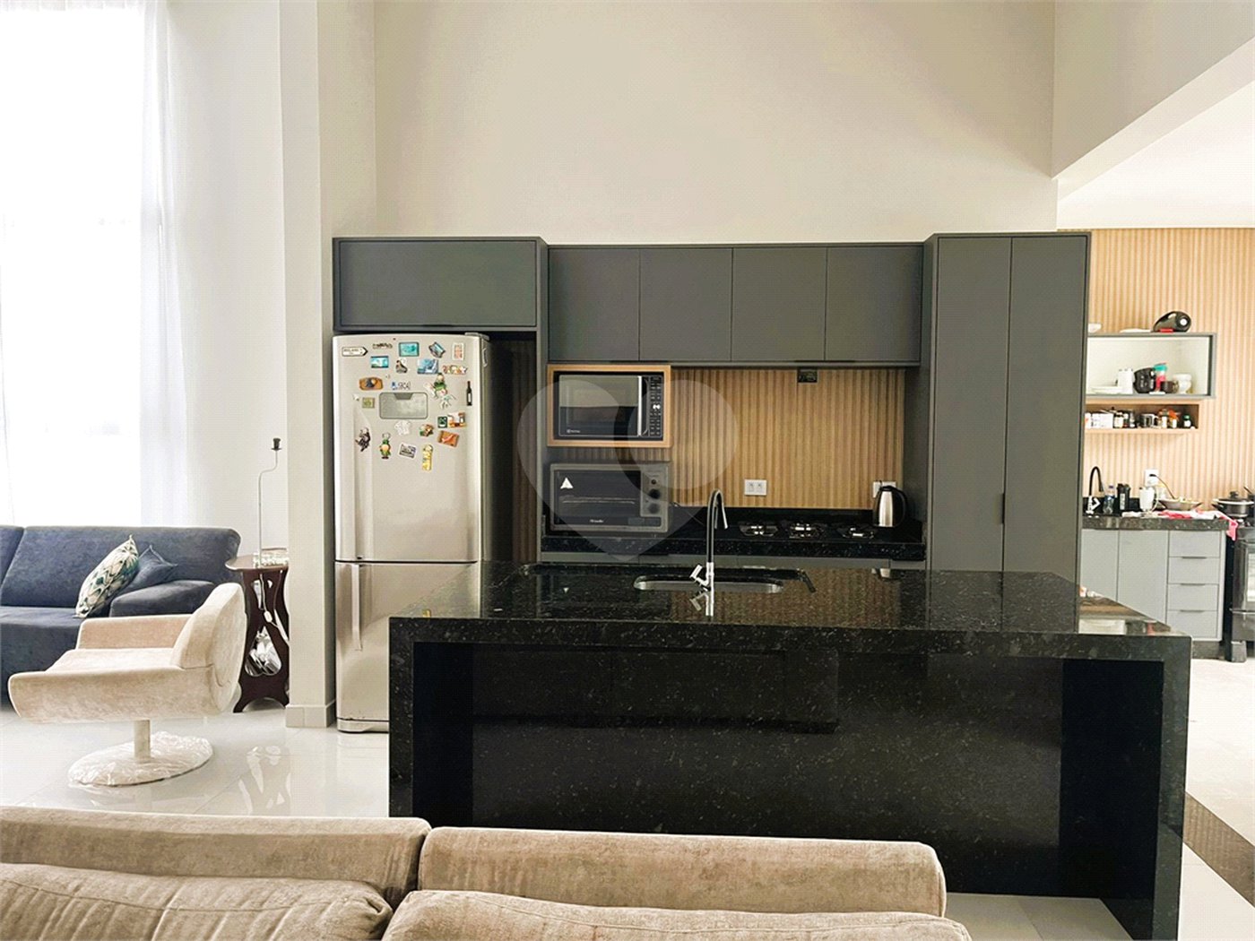 Casa à venda com 3 suítes no condomínio Residencial Le France, Sorocaba - SP