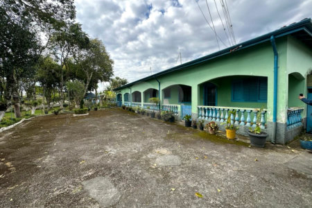 Chácara à venda ou para alugar com 4 quartos, sendo 1 suíte,  em Chácaras Rurais Guararema, Jacareí, SP