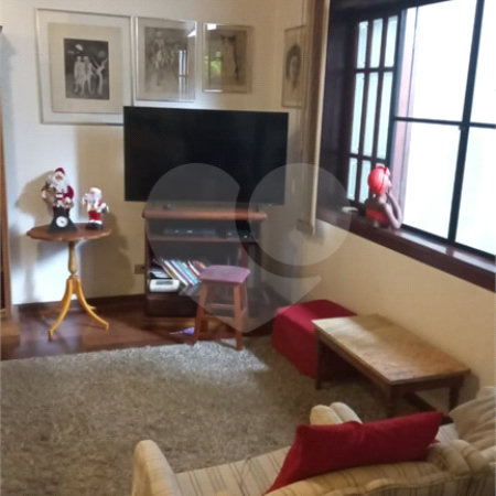 Casa à venda ou para alugar com 5 quartos, sendo 1 suíte,  em Vila Oliveira, Mogi das Cruzes, SP