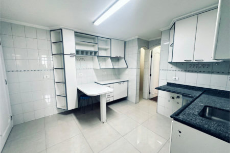 Apartamento à venda com 3 quartos, sendo 1 suíte, em Alto da Boa Vista, São Paulo, SP
