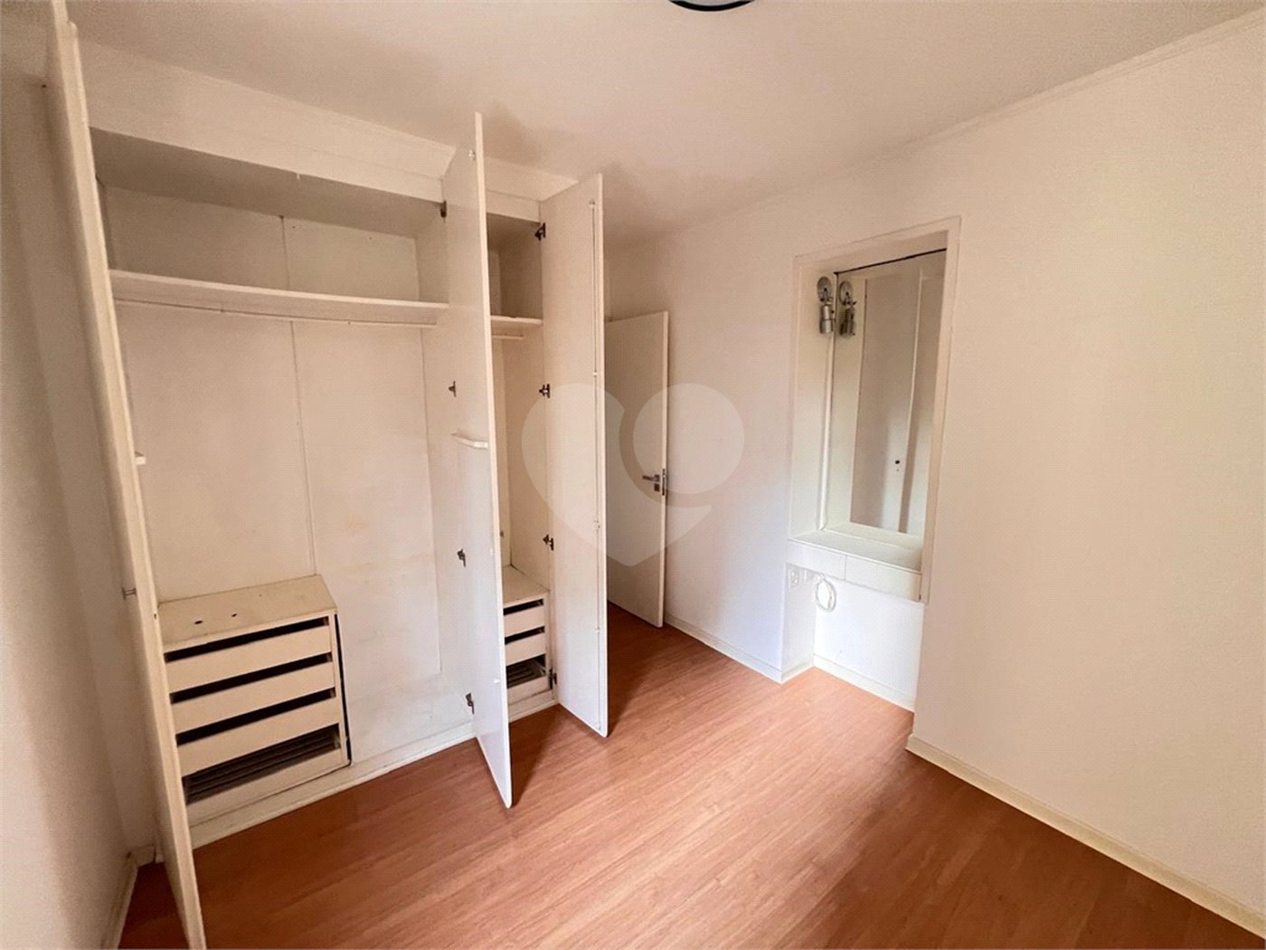 Apartamento à venda com 2 quartos em Moema, São Paulo, SP