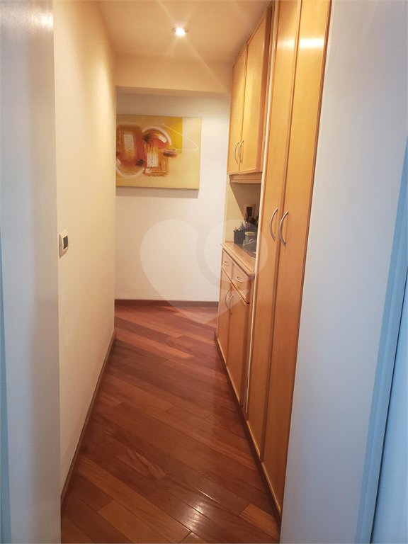 Apartamento à venda com 3 quartos, sendo 1 suíte, em Alto da Boa Vista, São Paulo, SP