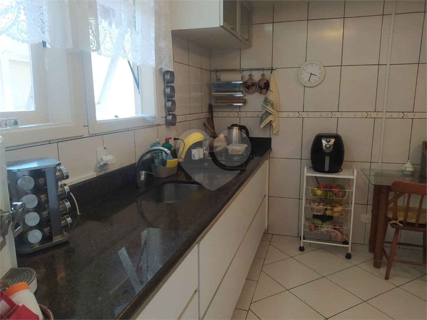Casa à venda com 4 quartos, sendo 2 suítes, em Jardim Caparelli (mailasqui), São Roque, SP