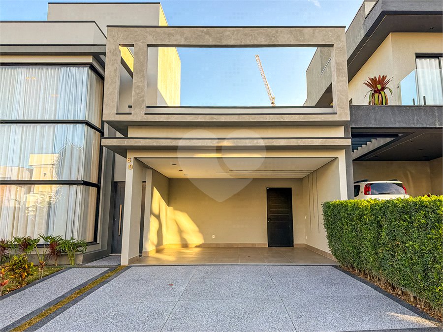 Casa à venda com 3 suítes no condomínio Residencial Duas Marias, Indaiatuba - SP