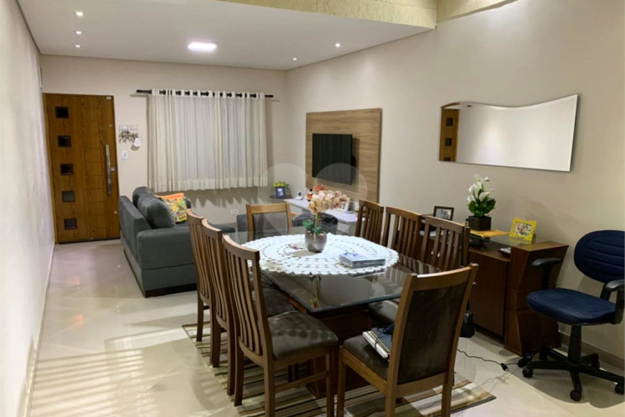 Sobrado à venda com 3 quartos, sendo 1 suíte, em Jardim Aricanduva, São Paulo, SP