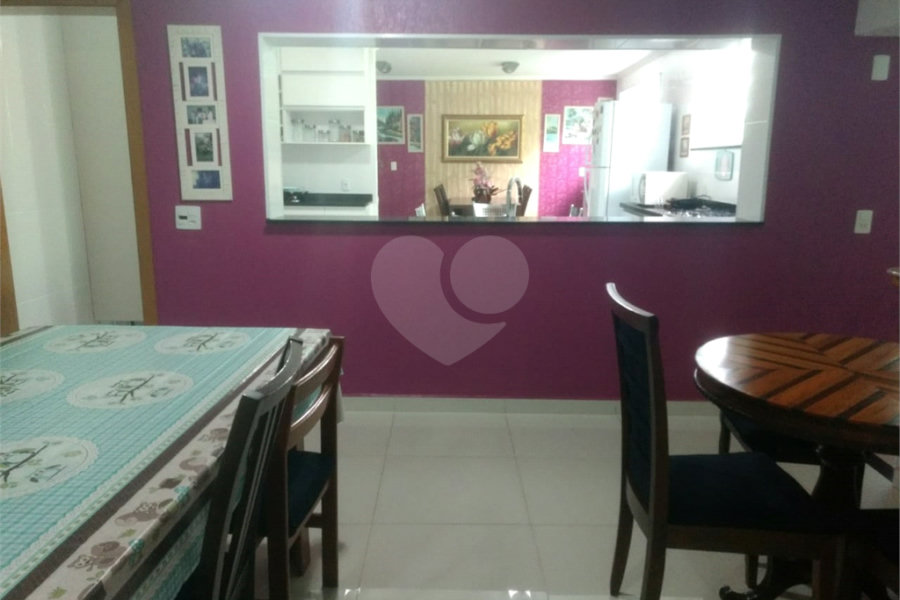 Sobrado à venda com 4 quartos, sendo 1 suíte,  em Vila Guilherme, São Paulo, SP