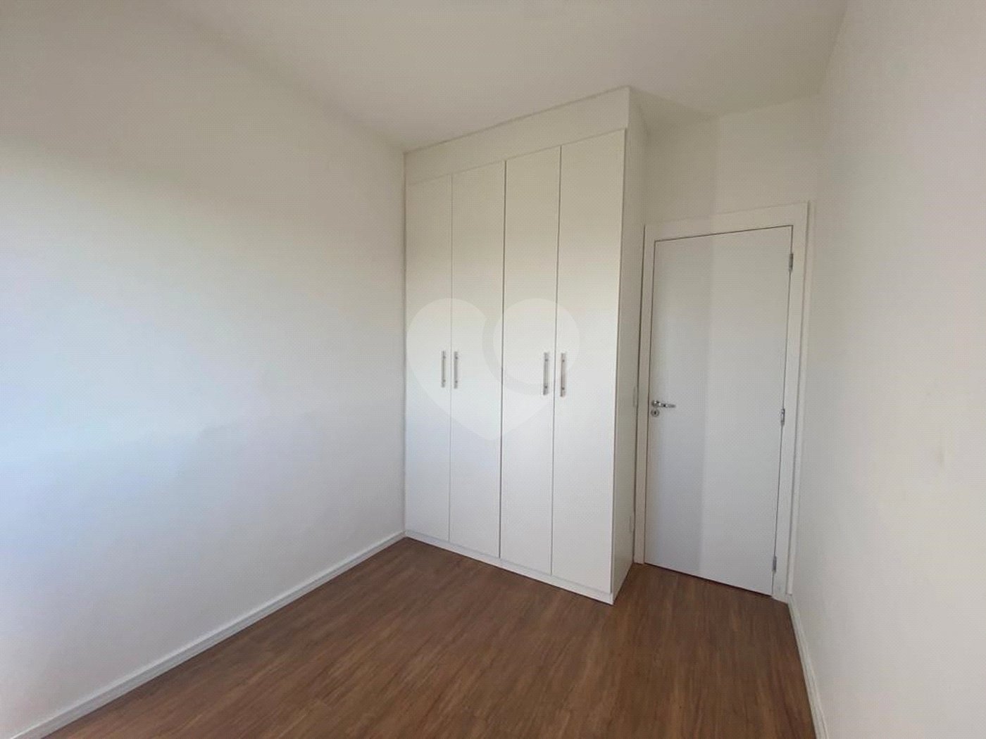 Apartamento à venda ou para alugar com 2 quartos, sendo 1 suíte, em Condomínio Granja Viana Ii, Cotia, SP