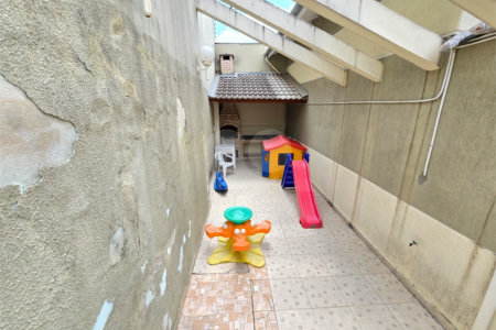 Casa à venda com 3 quartos, sendo 1 suíte, no condomínio Rafaela I, São Paulo - SP