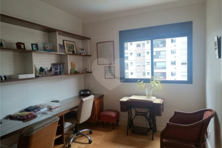 Apartamento à venda com 3 suítes em Vila Suzana, São Paulo, SP