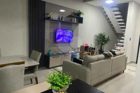 Casa à venda com 3 quartos, sendo 1 suíte, no condomínio Horto Florestal Villagio, Sorocaba - SP