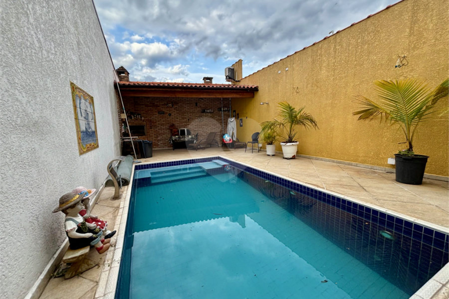 Casa à venda com 4 quartos, sendo 3 suítes, no condomínio Tremembé, São Paulo - SP