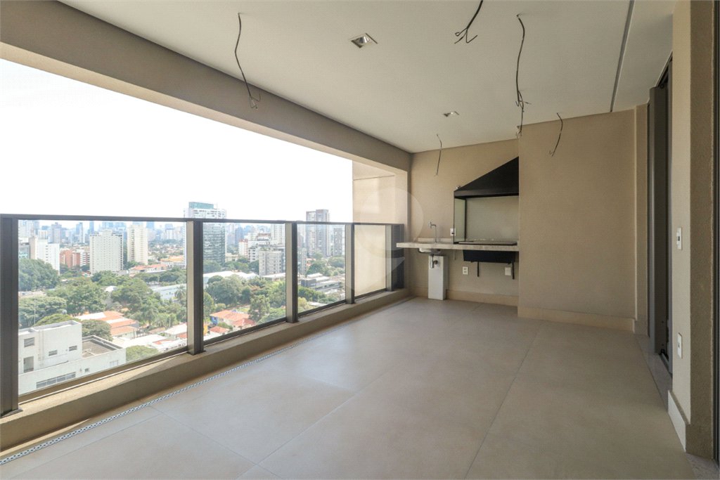 Apartamento à venda com 3 quartos, sendo 2 suítes,  em Brooklin, São Paulo, SP