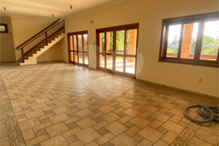 Casa à venda com 3 quartos, sendo 1 suíte, no condomínio Estância Marambaia, Vinhedo - SP
