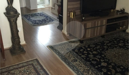 Casa à venda com 3 quartos, sendo 1 suíte,  no condomínio Moradas do Horto, São Paulo - SP