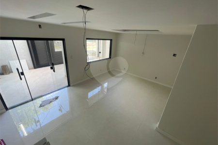 Casa à venda com 4 quartos, sendo 1 suíte, em Campo Grande, Rio de Janeiro, RJ