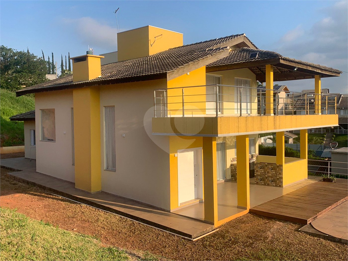Casa à venda ou para alugar com 3 suítes no condomínio Serra da Estrela, Atibaia - SP