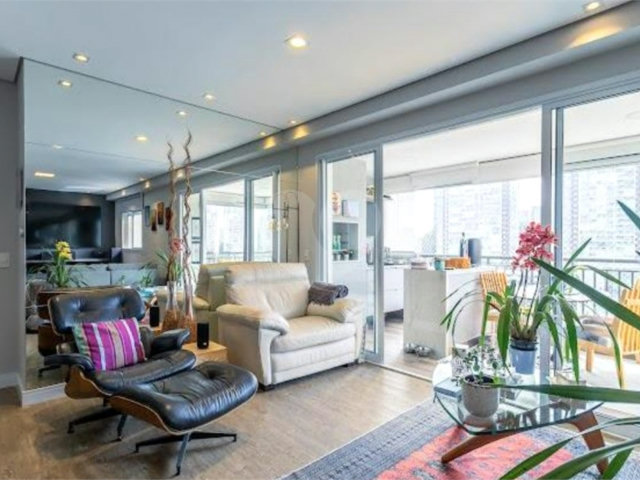 Apartamento à venda com 2 suítes em Morumbi, São Paulo, SP