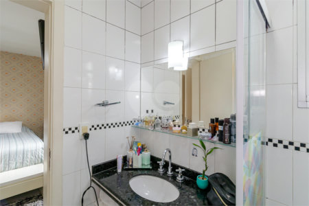 Casa à venda com 3 quartos, sendo 1 suíte, no condomínio Mirante Bello, São Paulo - SP