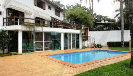 Casa à venda com 6 quartos, sendo 3 suítes,  em Morumbi, São Paulo, SP