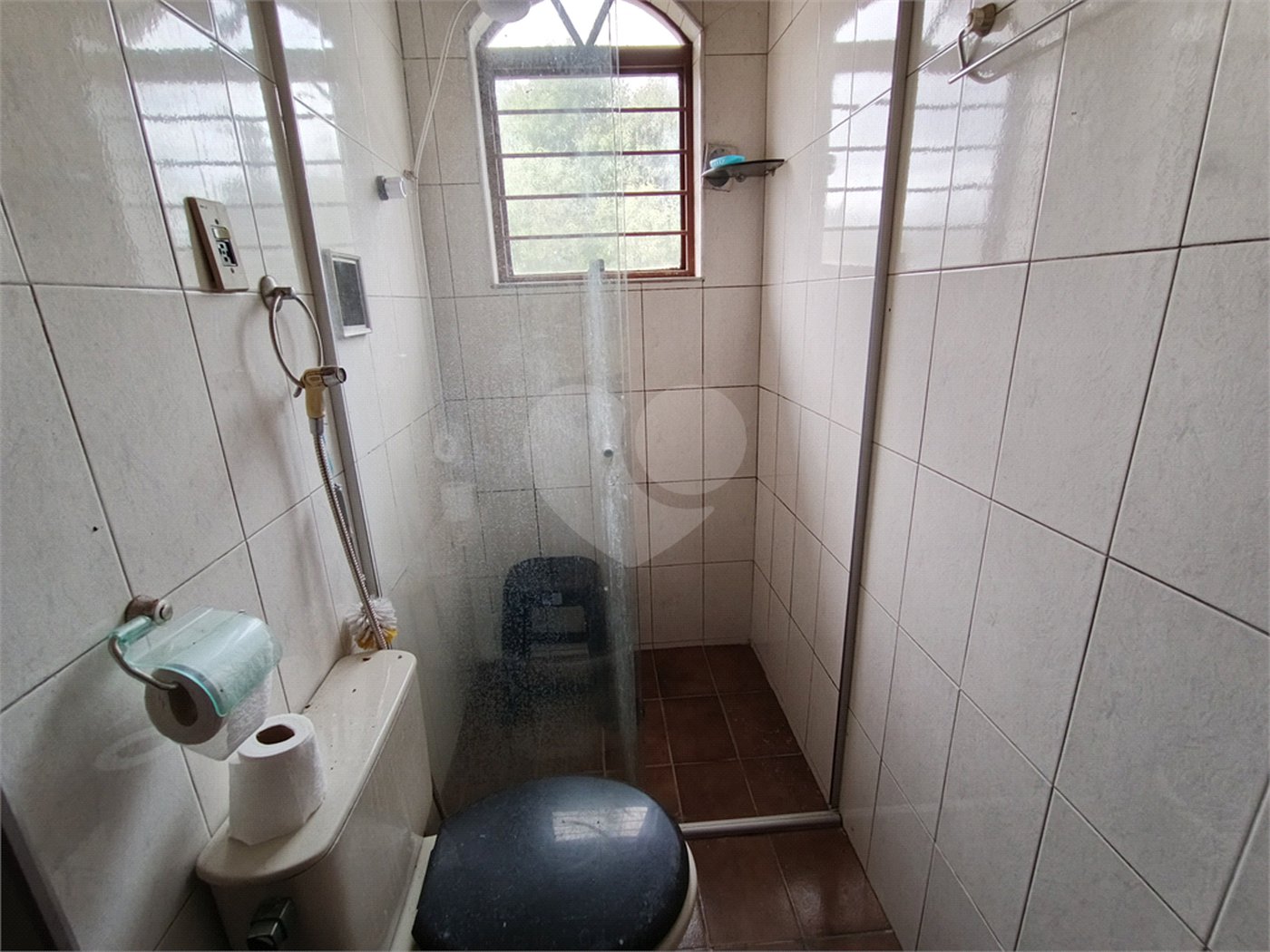 Casa à venda com 4 quartos, sendo 3 suítes, no condomínio Rancho Dirce, Sorocaba - SP