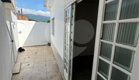 Casa Térrea à venda ou para alugar com 1 quarto em Campo Grande, Rio de Janeiro, RJ