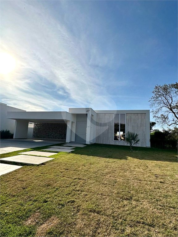 Casa à venda com 3 quartos, sendo 1 suíte, no condomínio Santa Mônica, Itu - SP